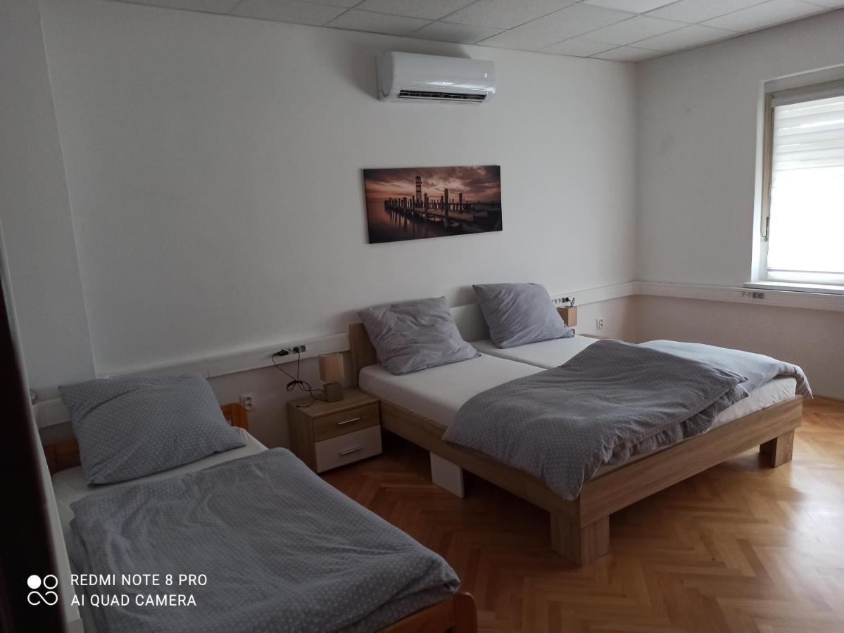 Apartmanovy Dom Stummerova Topoľčany المظهر الخارجي الصورة
